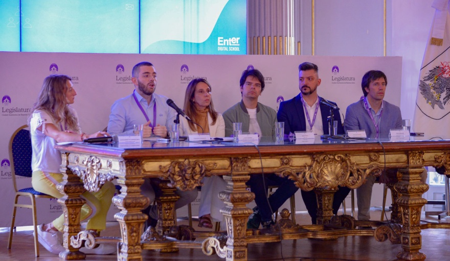 Charlas y conferencias